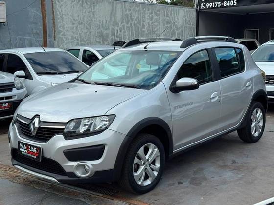 RENAULT SANDERO 1.6 16V SCE FLEX STEPWAY DYNAMIQUE MANUAL RENAULT SANDERO 1.6 16V SCE FLEX STEPWAY DYNAMIQUE MANUAL